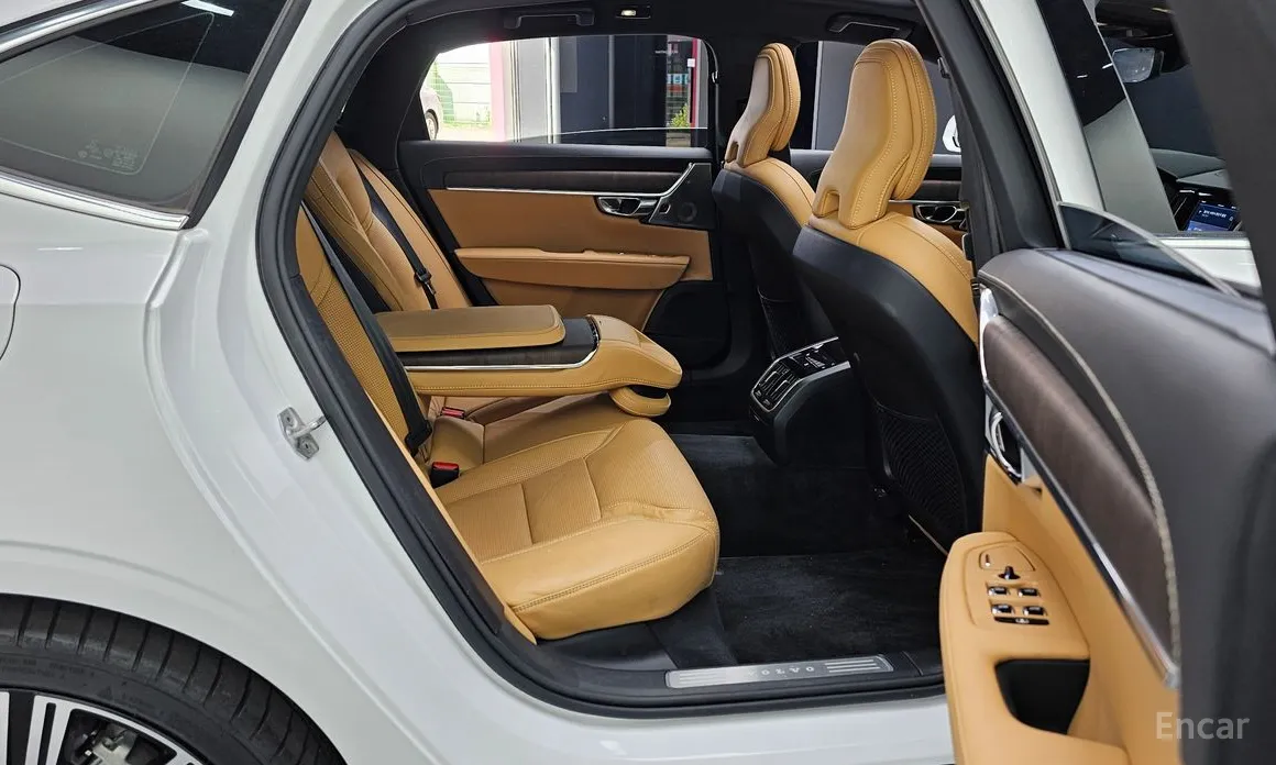 Фото 12 - Volvo S90