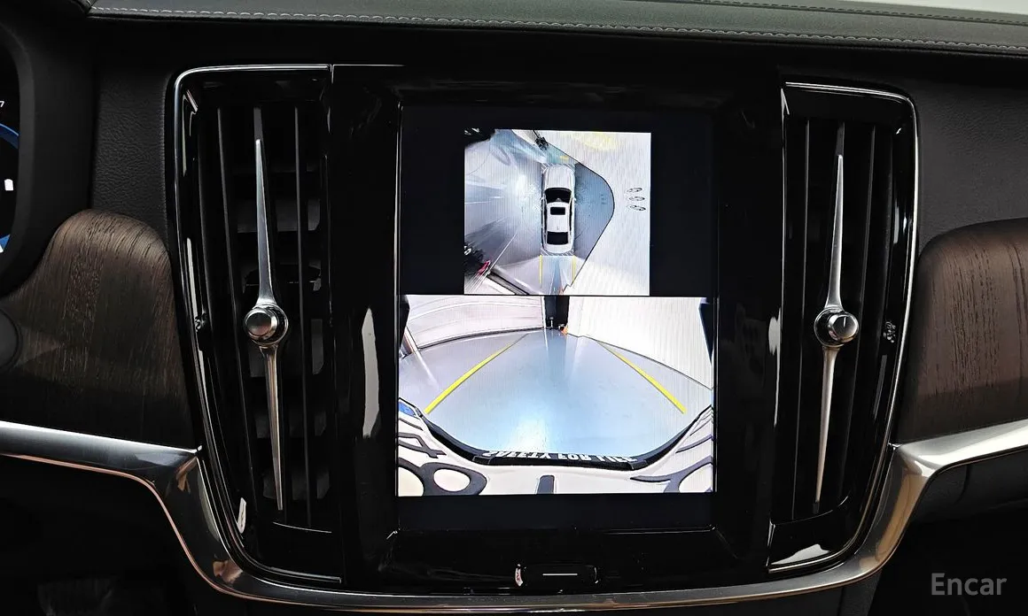 Фото 15 - Volvo S90