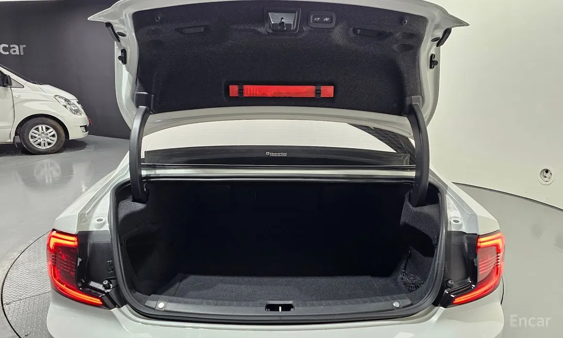 Фото 20 - Volvo S90