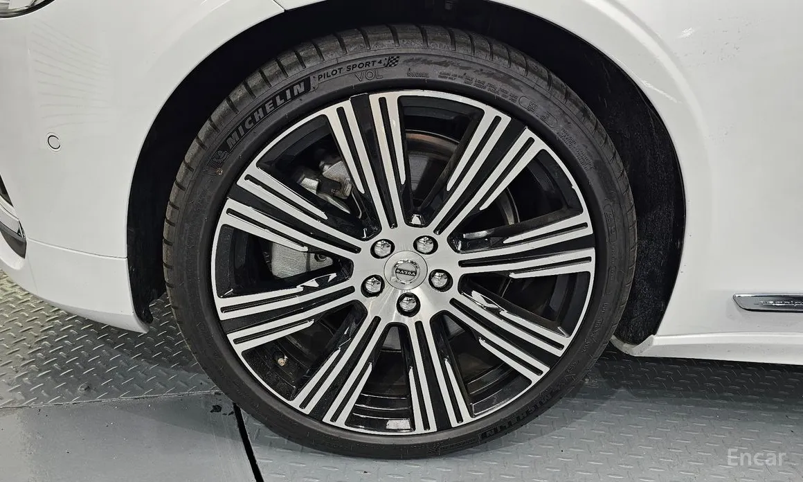 Фото 5 - Volvo S90