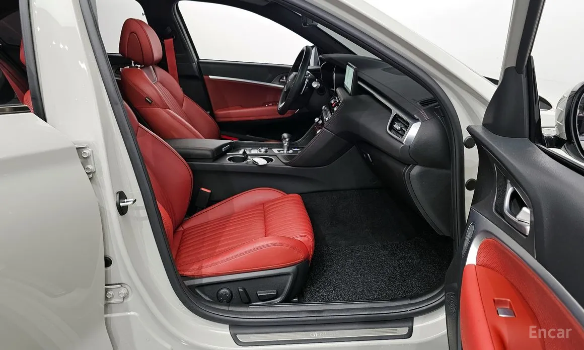 Фото 11 - Genesis G70