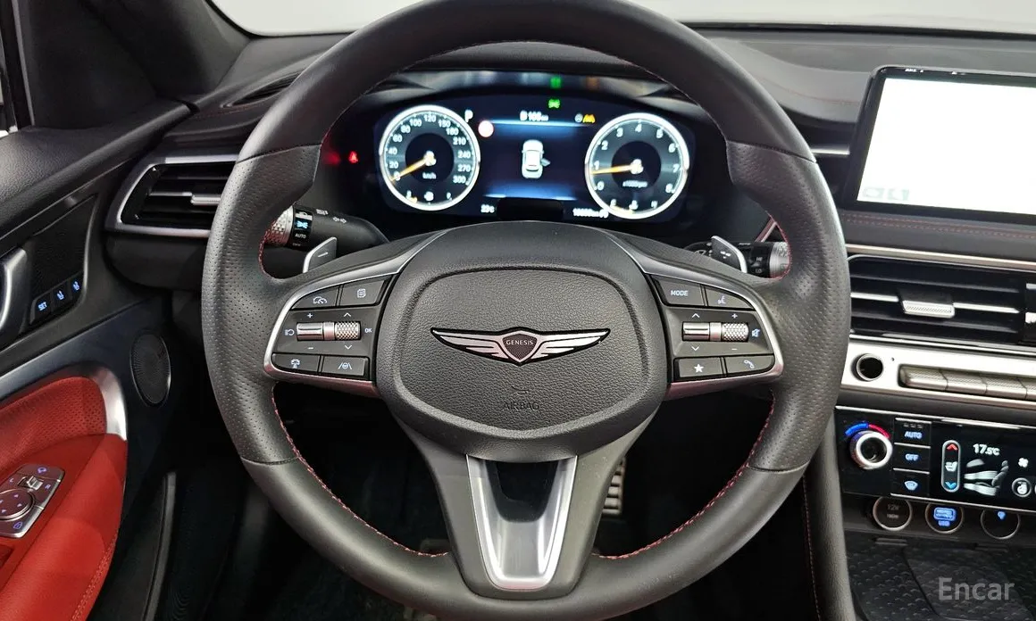 Фото 13 - Genesis G70