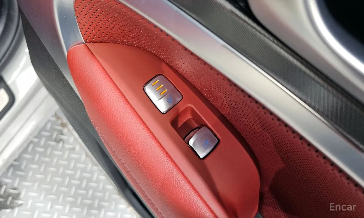 Фото 18 - Genesis G70