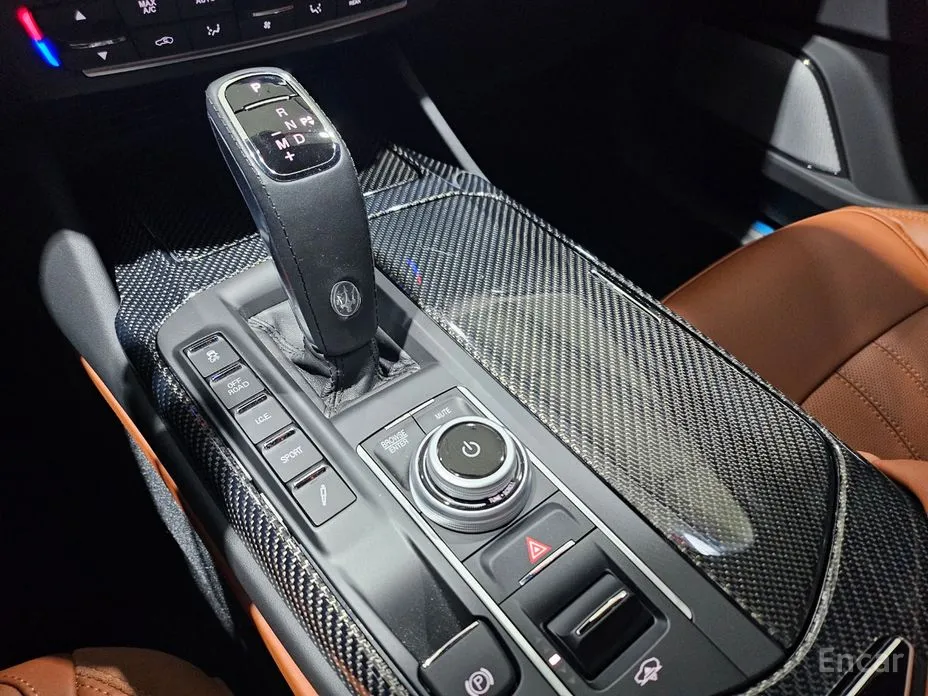 Фото 9 - Maserati Levante