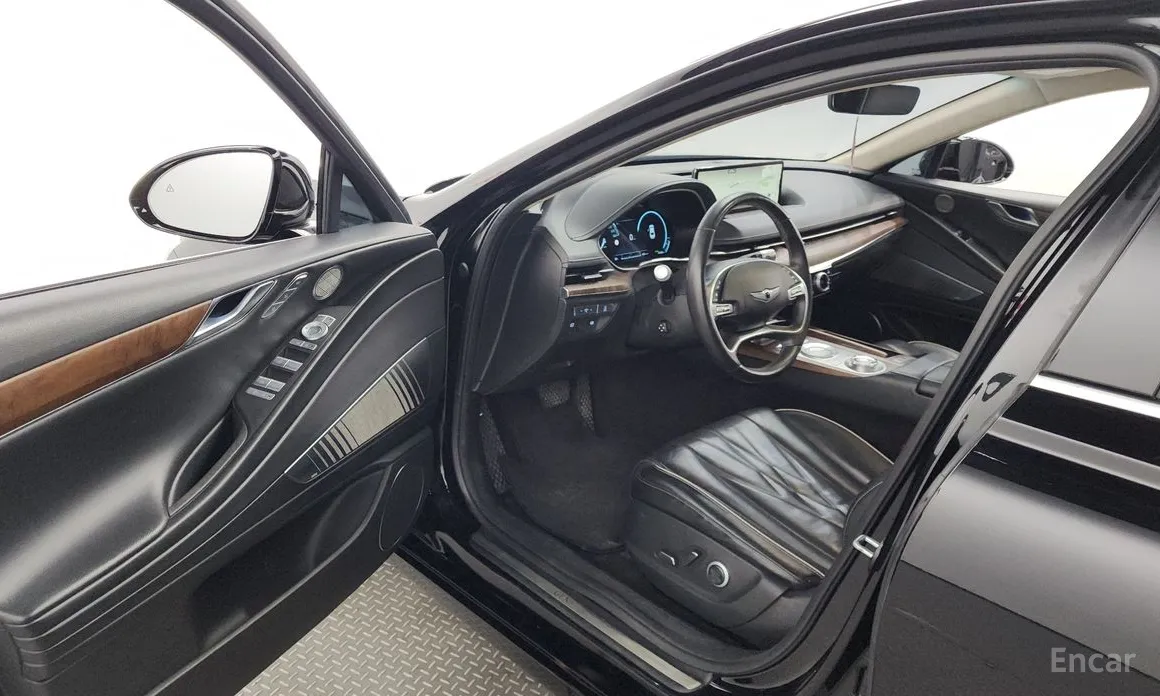 Фото 10 - Genesis G80