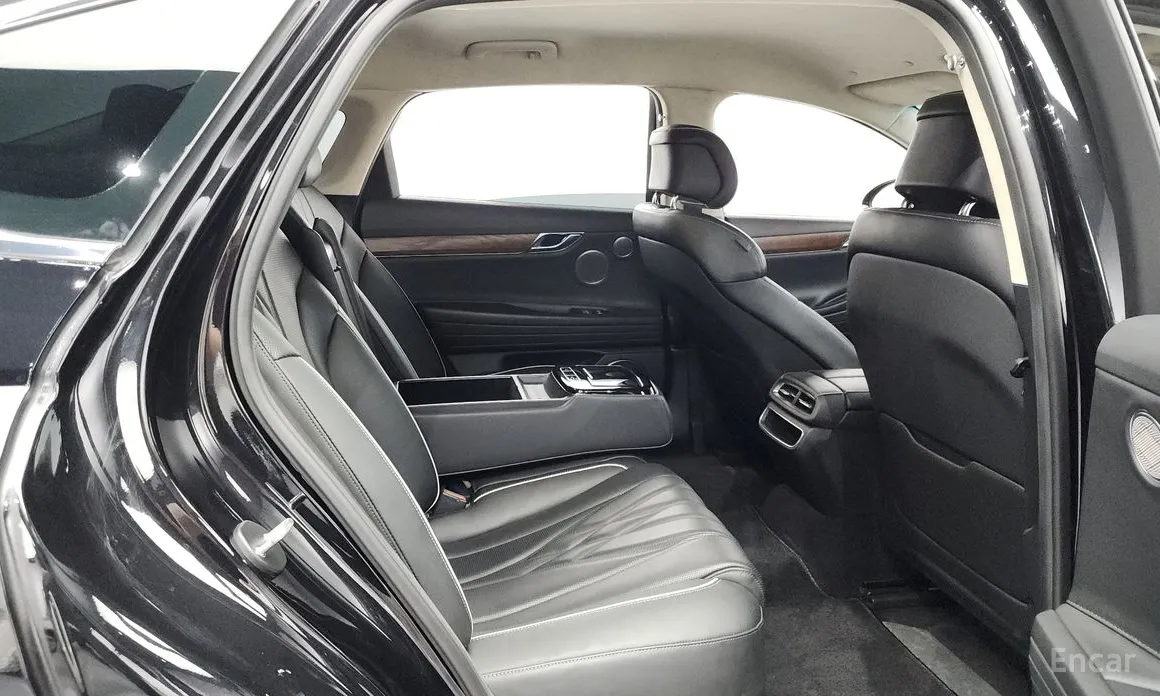 Фото 12 - Genesis G80