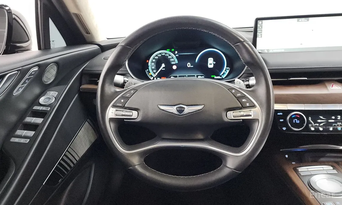 Фото 13 - Genesis G80