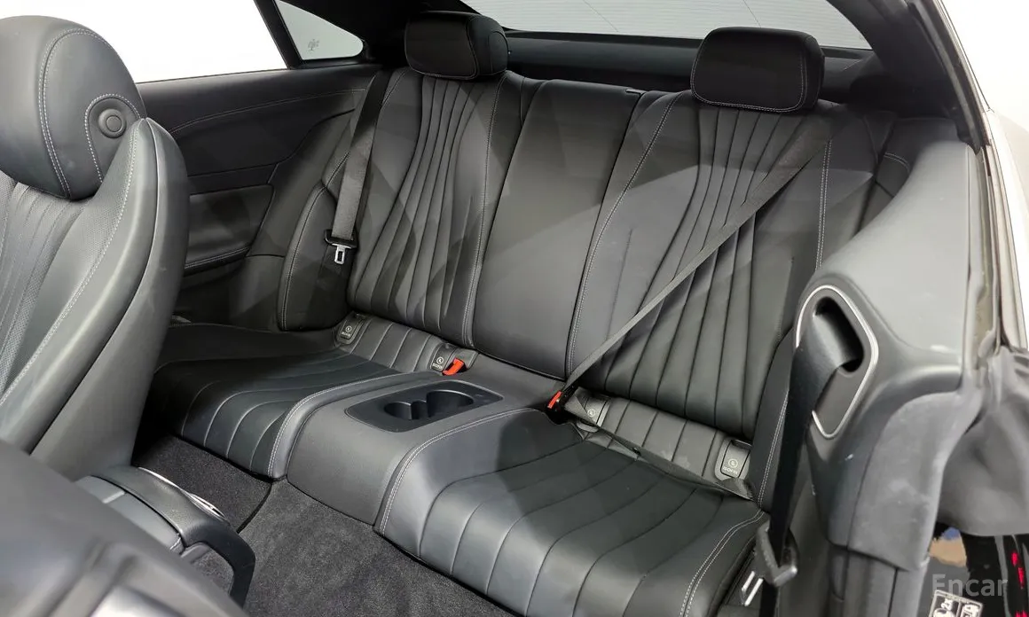 Фото 11 - Mercedes-Benz E-Class