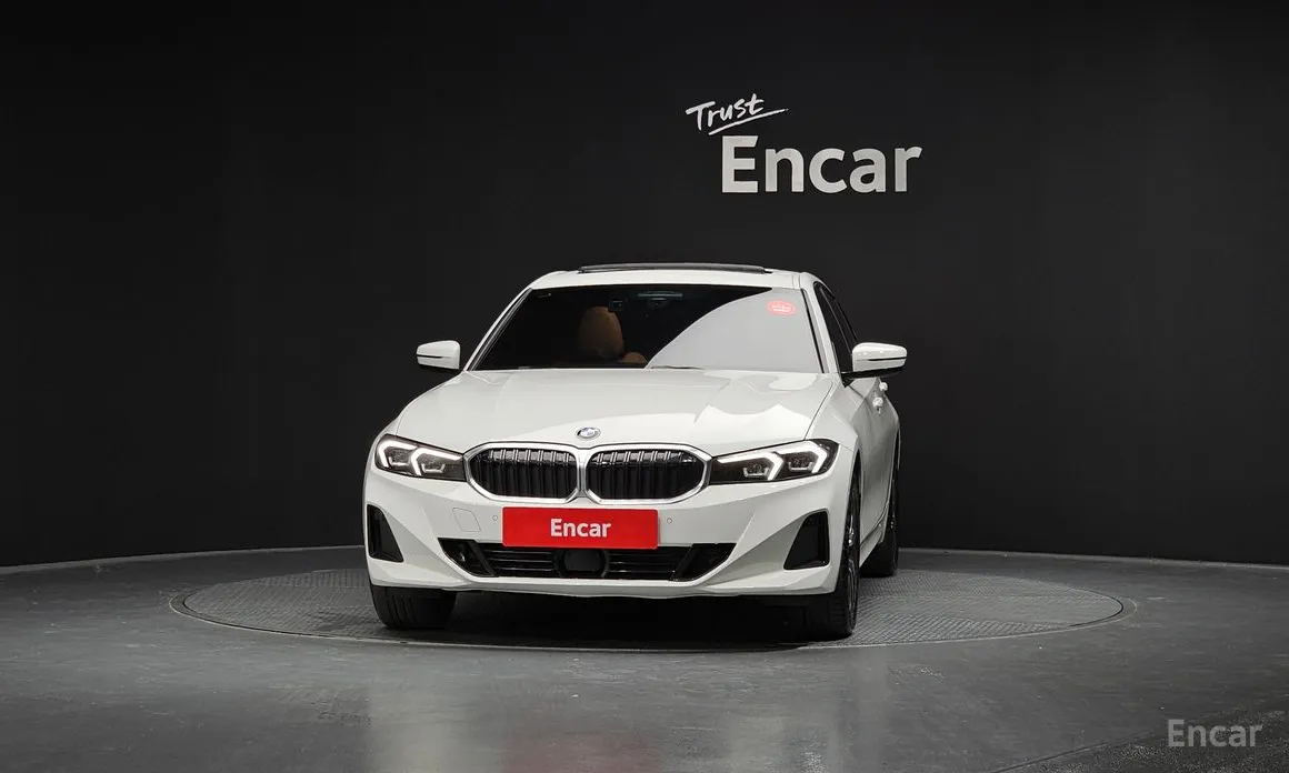 Photo 3 - BMW 3 Series