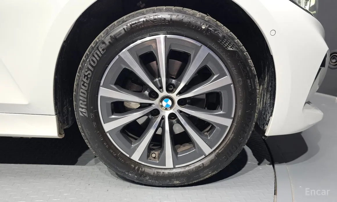 Photo 5 - BMW 3 Series