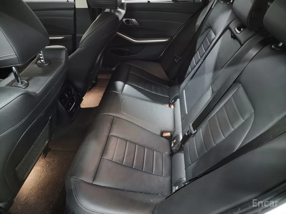 Фото 10 - BMW 3 Series