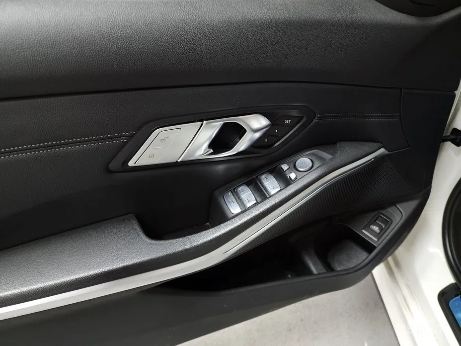 Фото 16 - BMW 3 Series