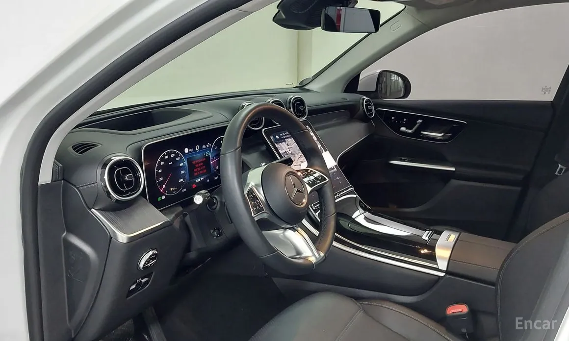 Mercedes-Benz GLC-Class 2023 GLC220 d 4MATIC