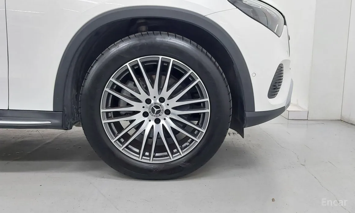 Mercedes-Benz GLC-Class 2023 GLC220 d 4MATIC