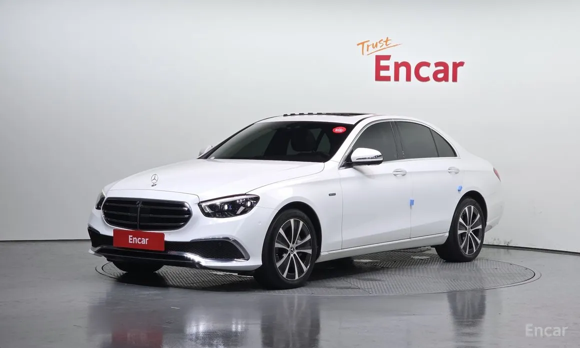 Фото 1 - Mercedes-Benz E-Class