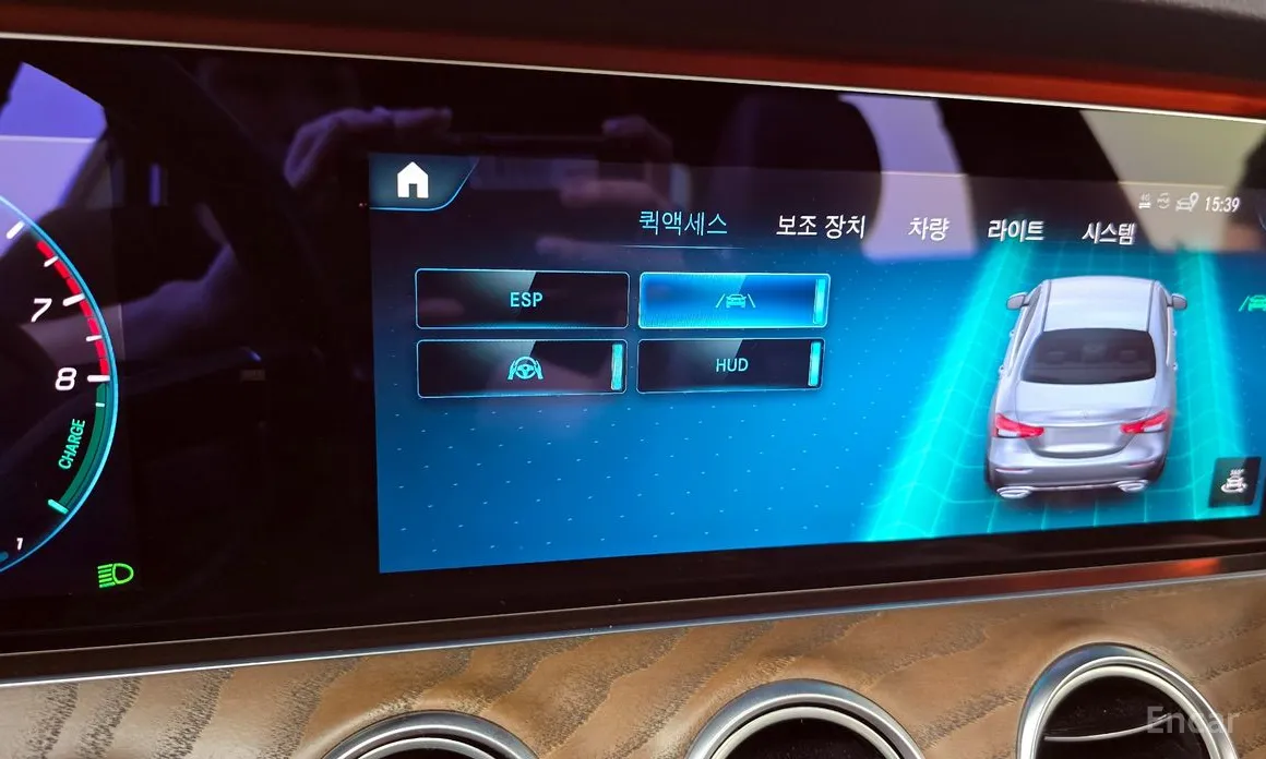 Фото 16 - Mercedes-Benz E-Class