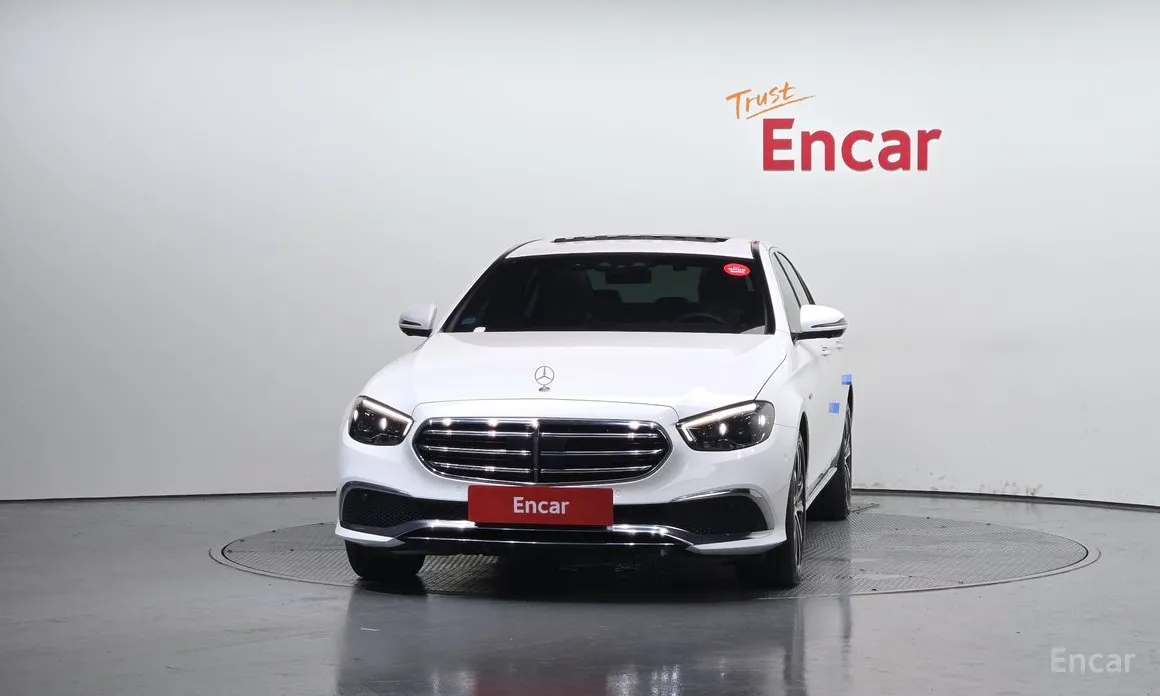 Фото 3 - Mercedes-Benz E-Class