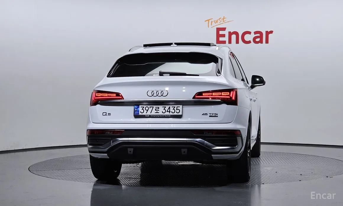 Фото 4 - Audi Q5