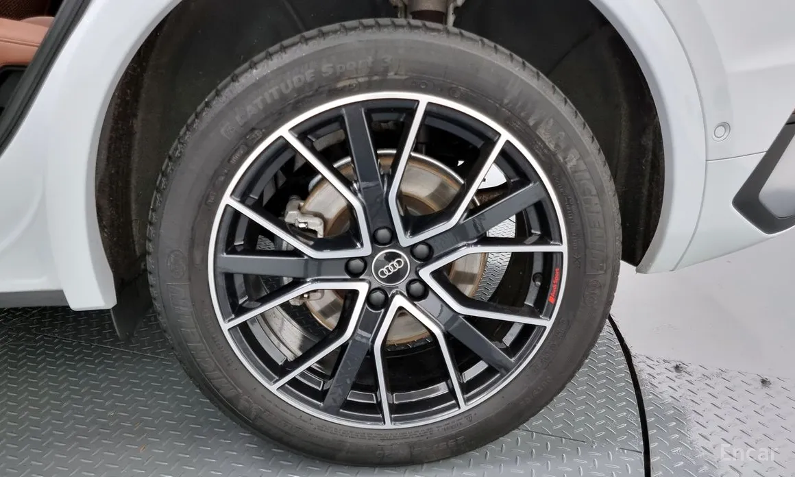 Фото 5 - Audi Q5