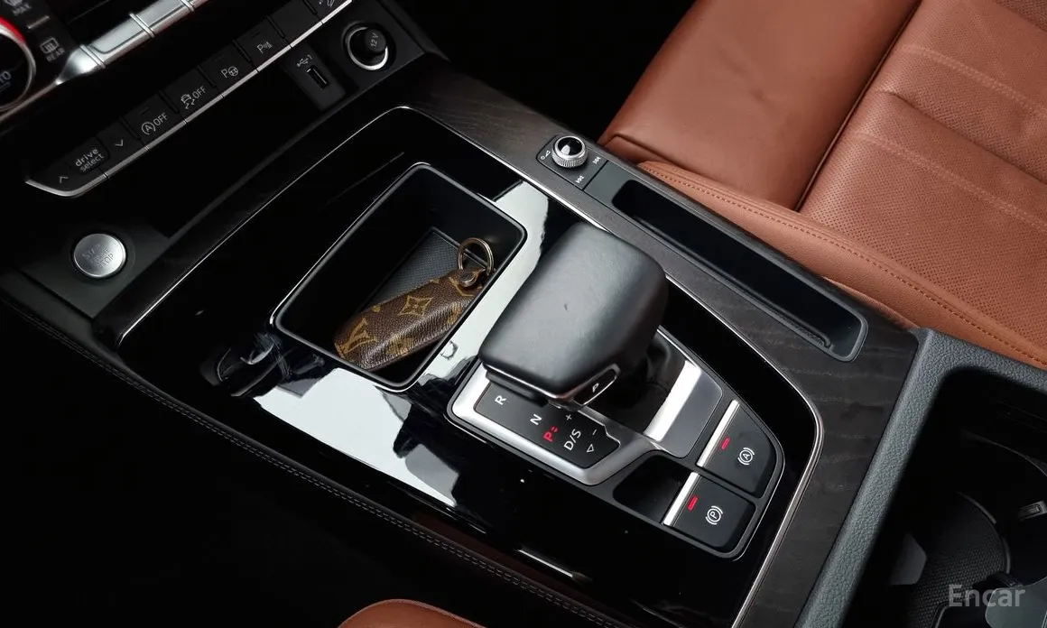 Фото 9 - Audi Q5