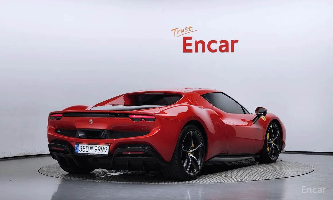 Фото 2 - Ferrari 296