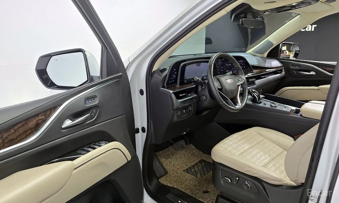 Фото 10 - Cadillac Escalade