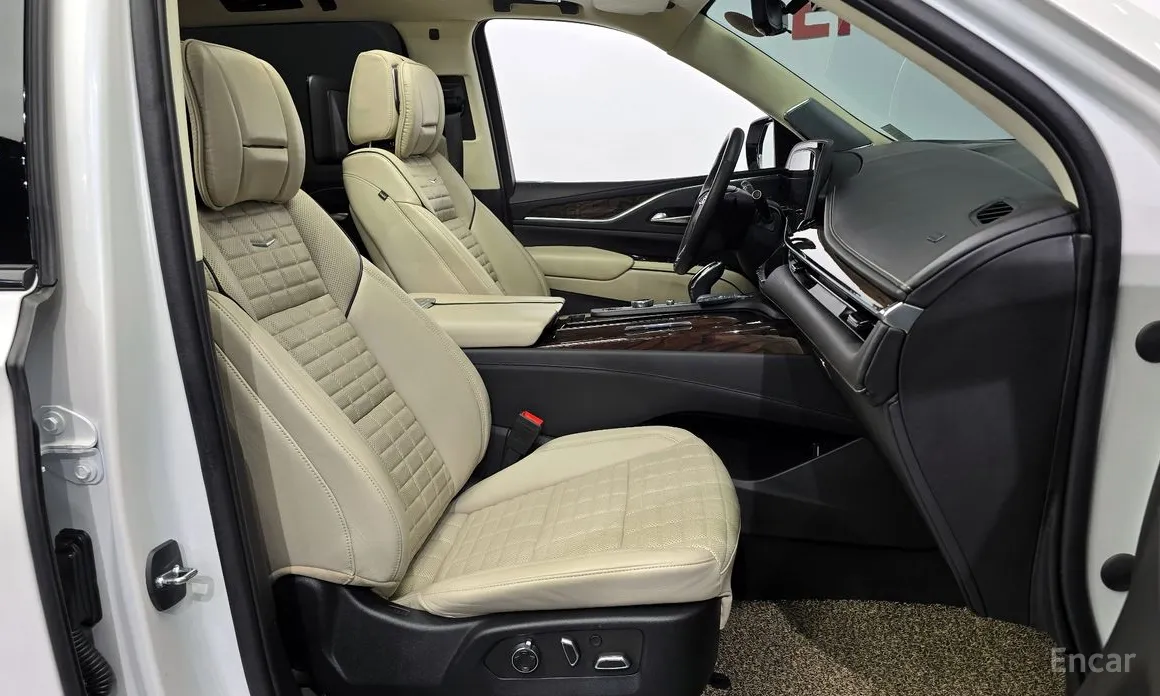 Фото 15 - Cadillac Escalade