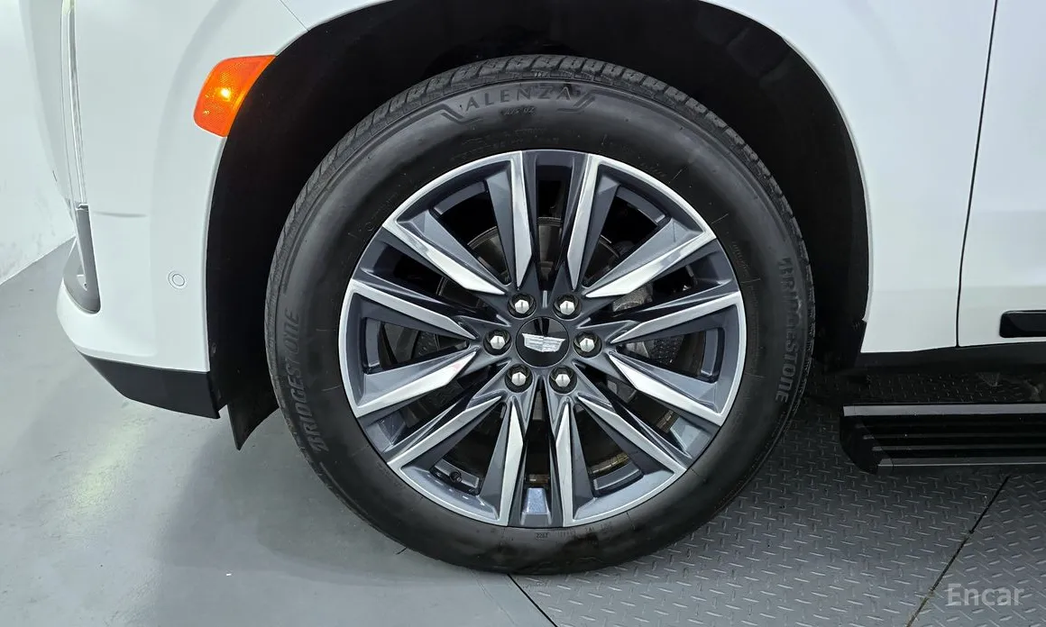 Фото 5 - Cadillac Escalade