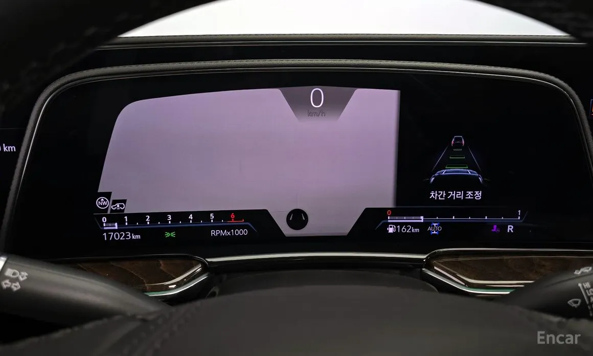 Фото 8 - Cadillac Escalade