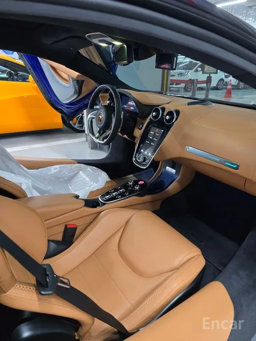 Фото 7 - McLaren GT