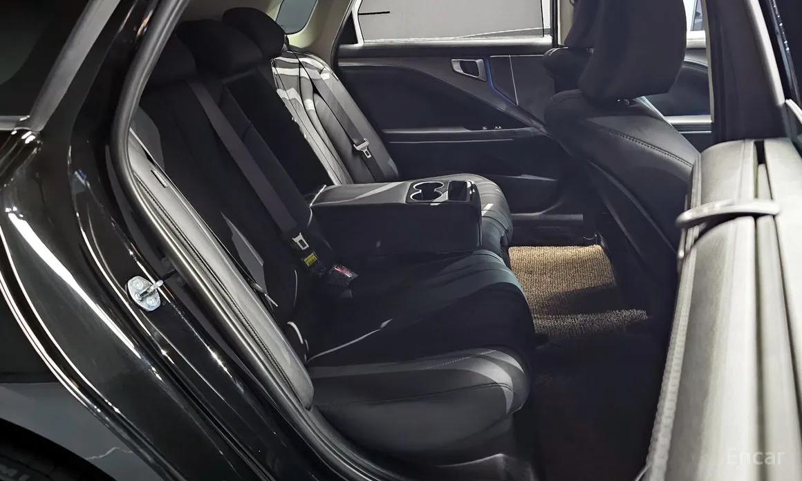 Фото 12 - Kia K8