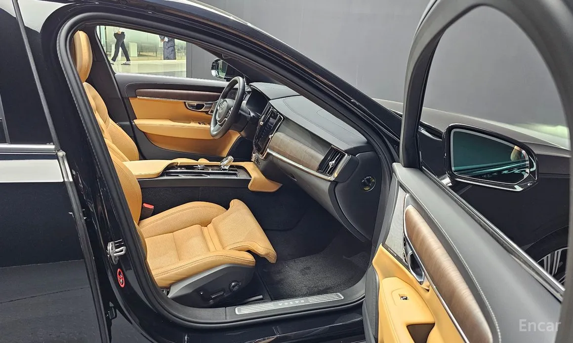 Фото 10 - Volvo S90