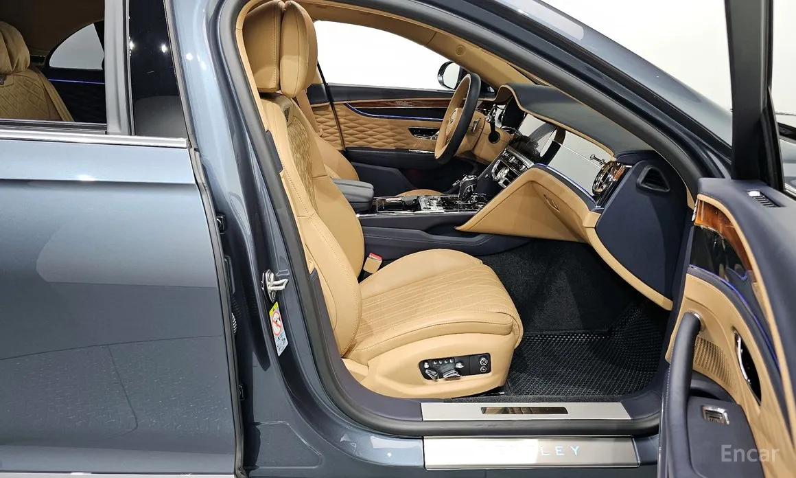 Фото 11 - Bentley Flying Spur