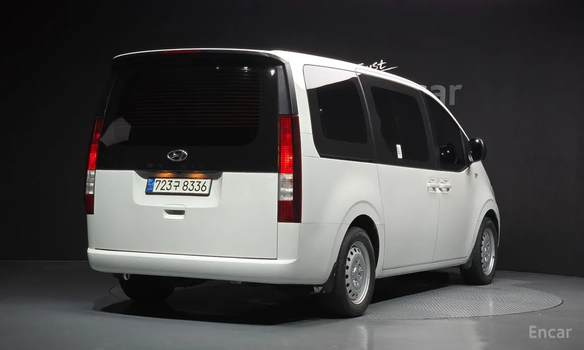 Фото 2 - Hyundai Staria