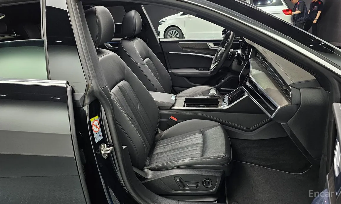 Фото 10 - Audi A7