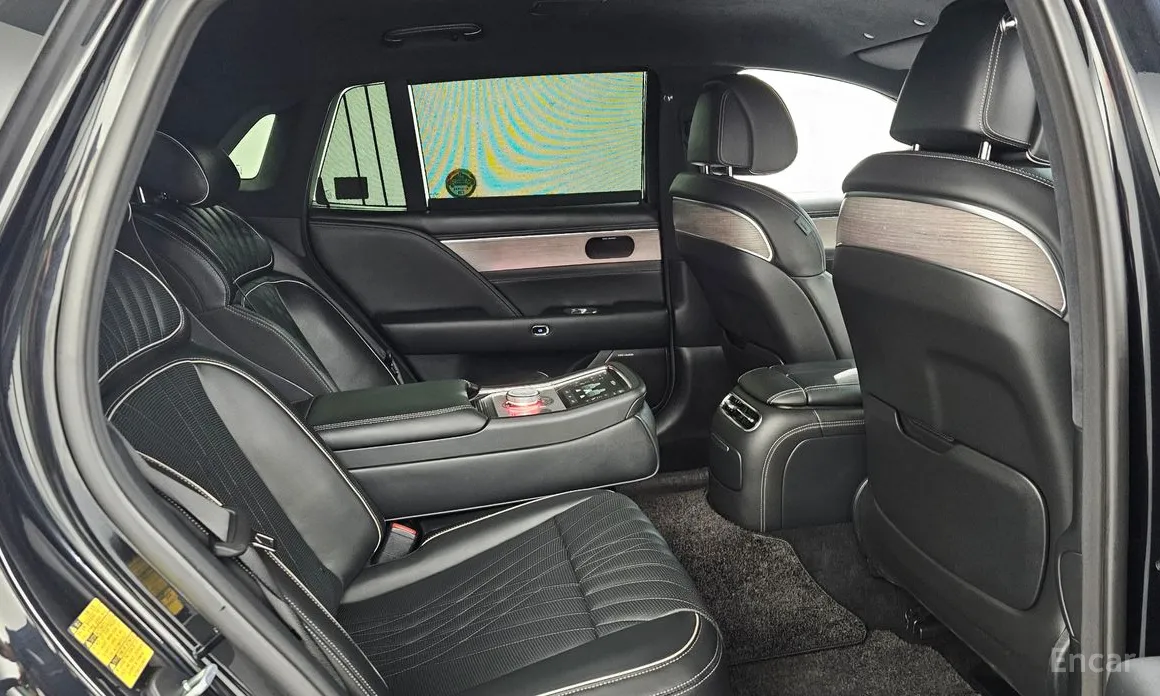 Фото 12 - Genesis G90