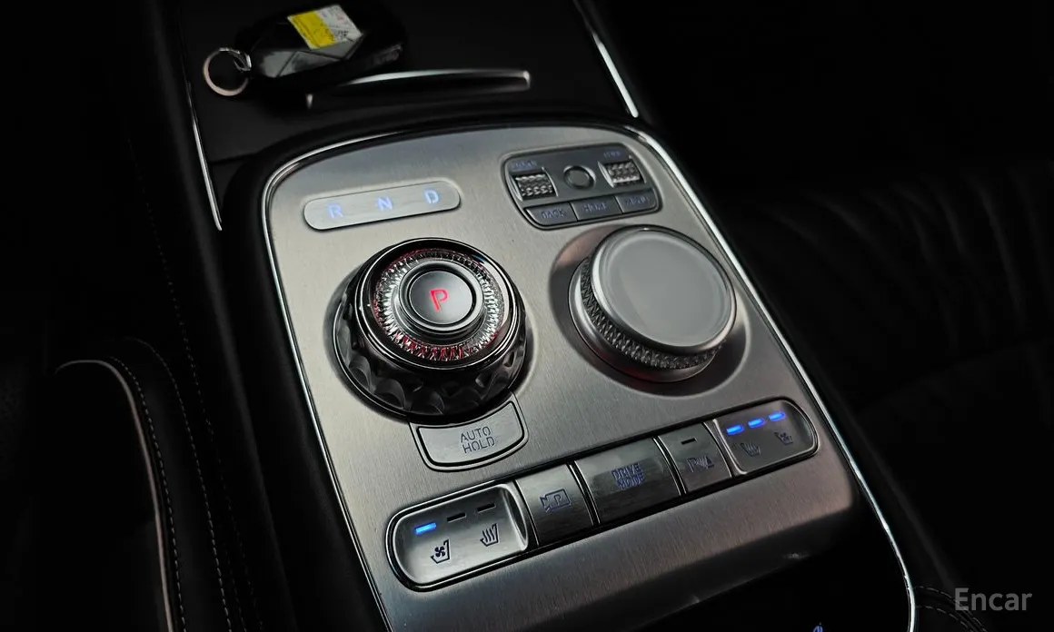 Фото 9 - Genesis G90