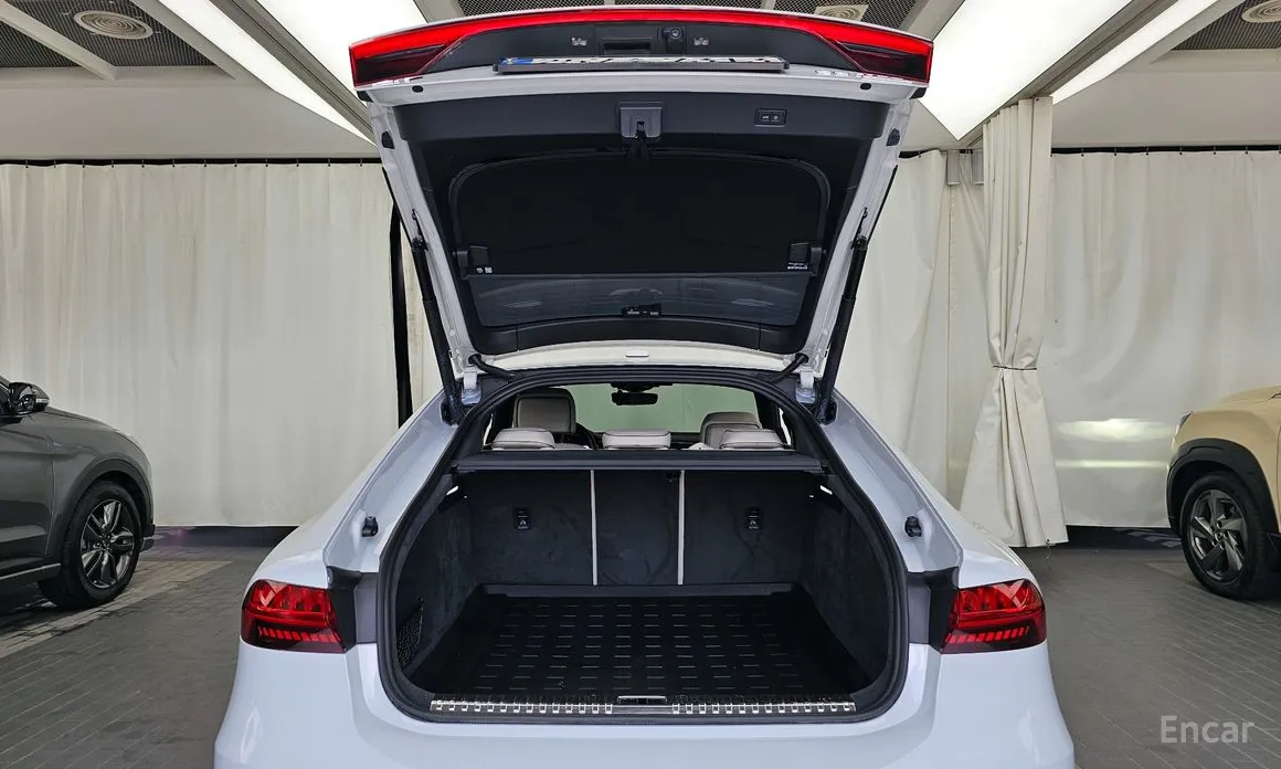 Фото 20 - Audi A7