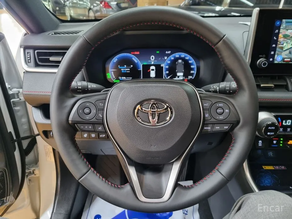 Фото 15 - Toyota RAV4