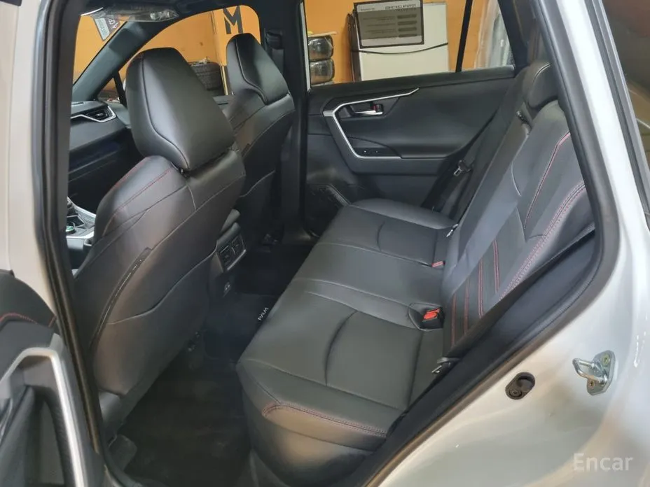 Фото 5 - Toyota RAV4