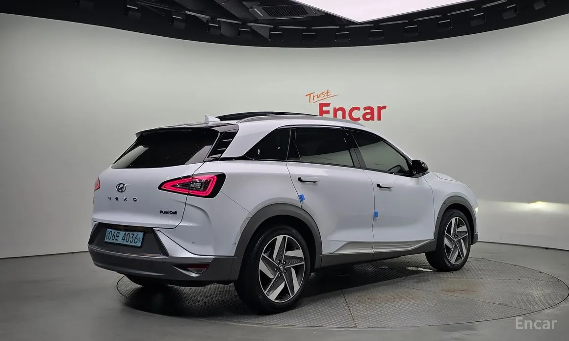 Фото 2 - Hyundai Nexo