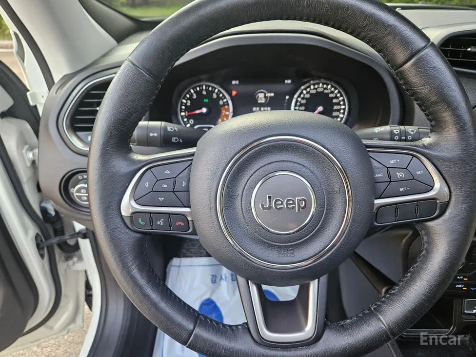 Фото 18 - Jeep Renegade