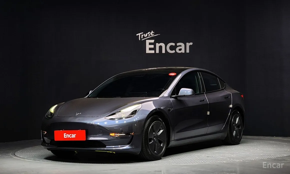 Фото 1 - Tesla Model 3