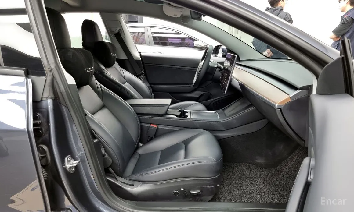 Фото 11 - Tesla Model 3