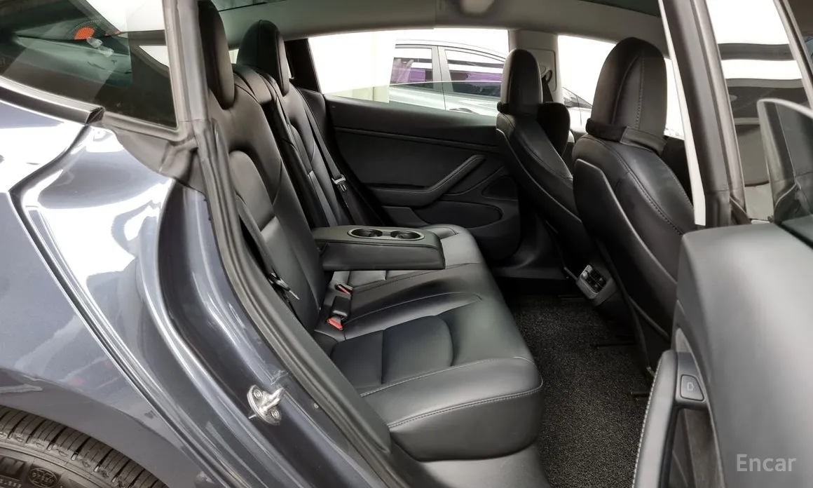 Фото 12 - Tesla Model 3