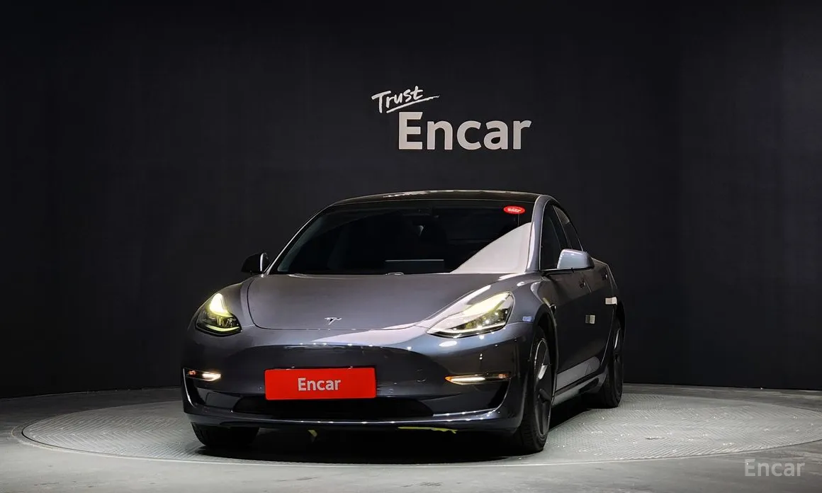 Фото 3 - Tesla Model 3