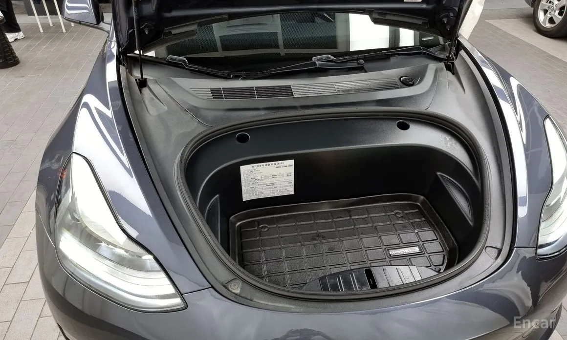 Фото 6 - Tesla Model 3