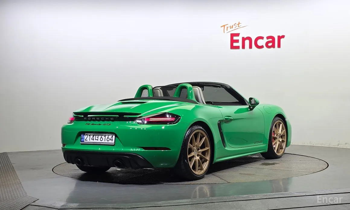 Фото 2 - Porsche 718