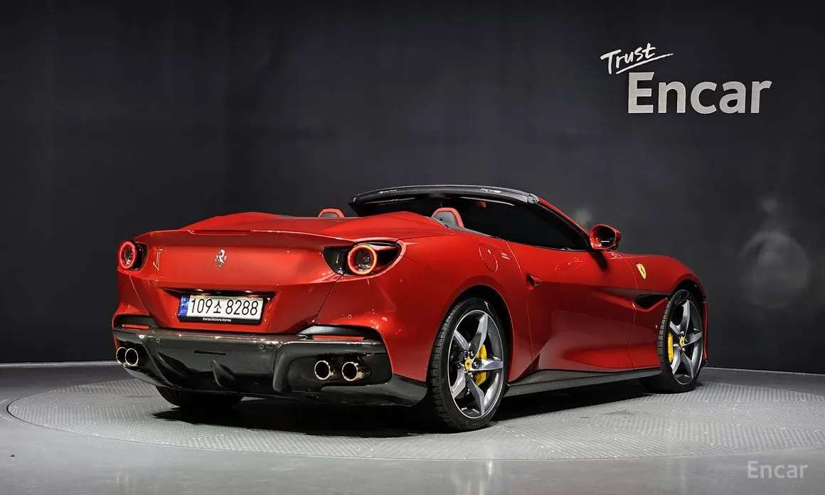 Фото 2 - Ferrari Portofino