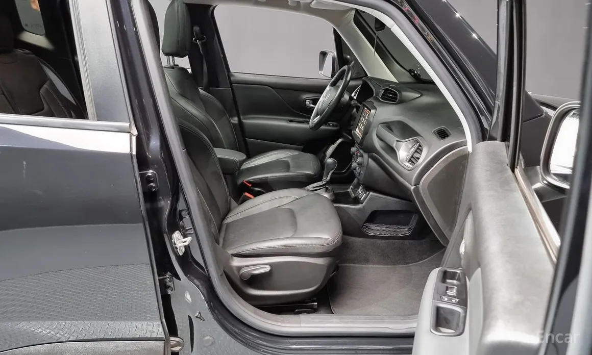 Фото 15 - Jeep Renegade